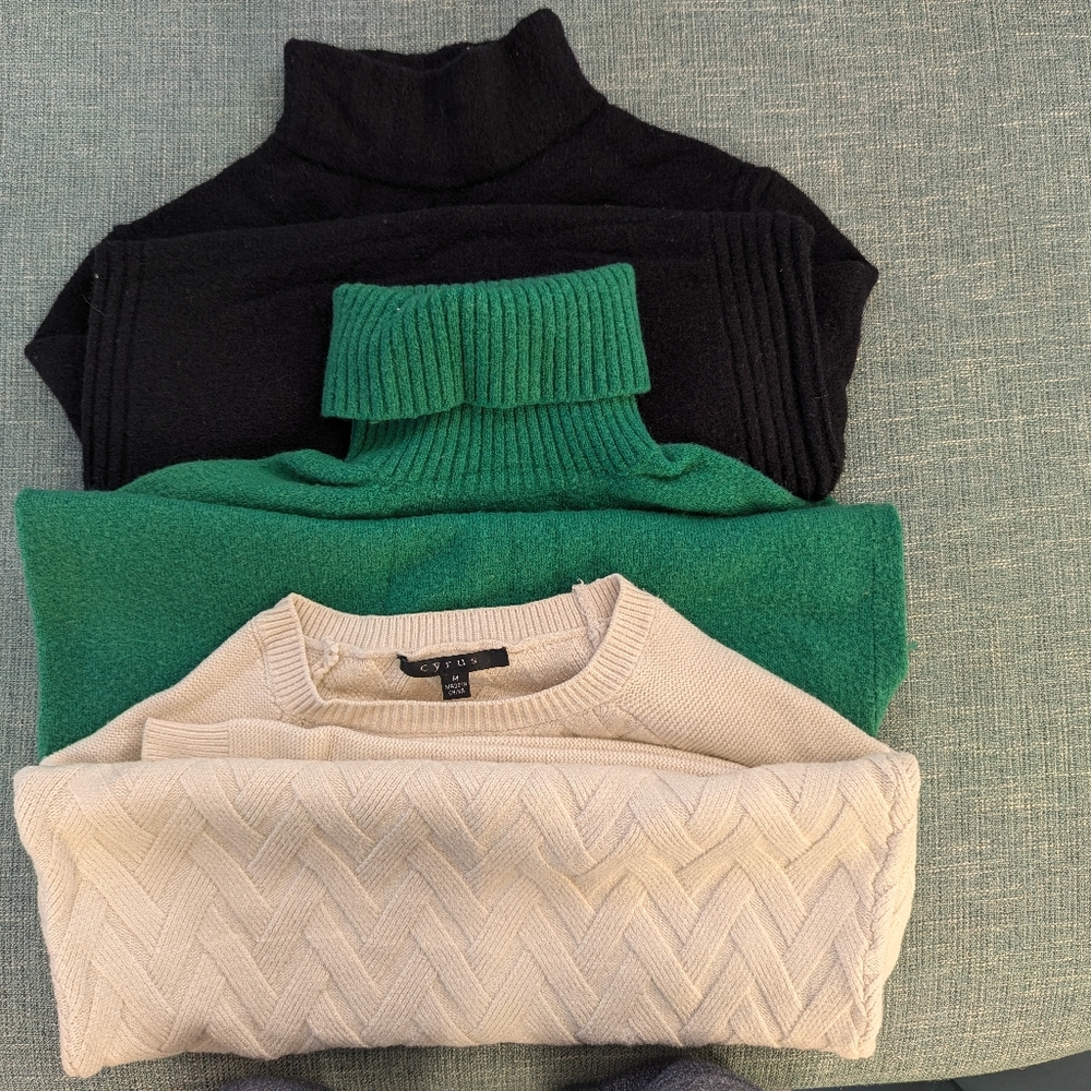 LOT: 3 sweaters ( 2* J Crew, 1 Cyrus)